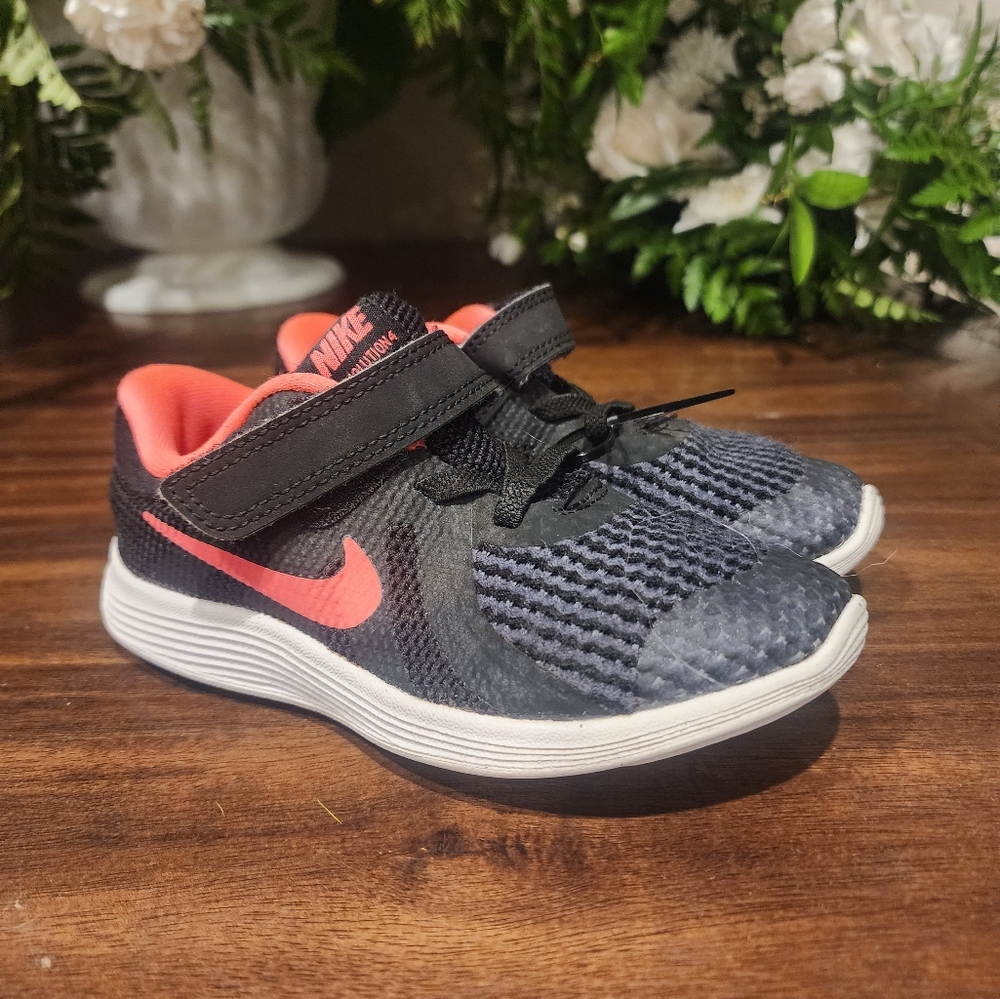 Nike Kids Pink and Black Sneakers